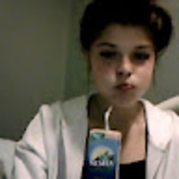 Meet your Posher, Emily - Picture 1 of 1